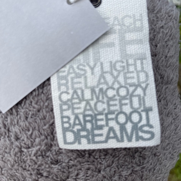 BAREFOOT DREAMS CozyChic Scarf In Grey - Picture 9 of 11